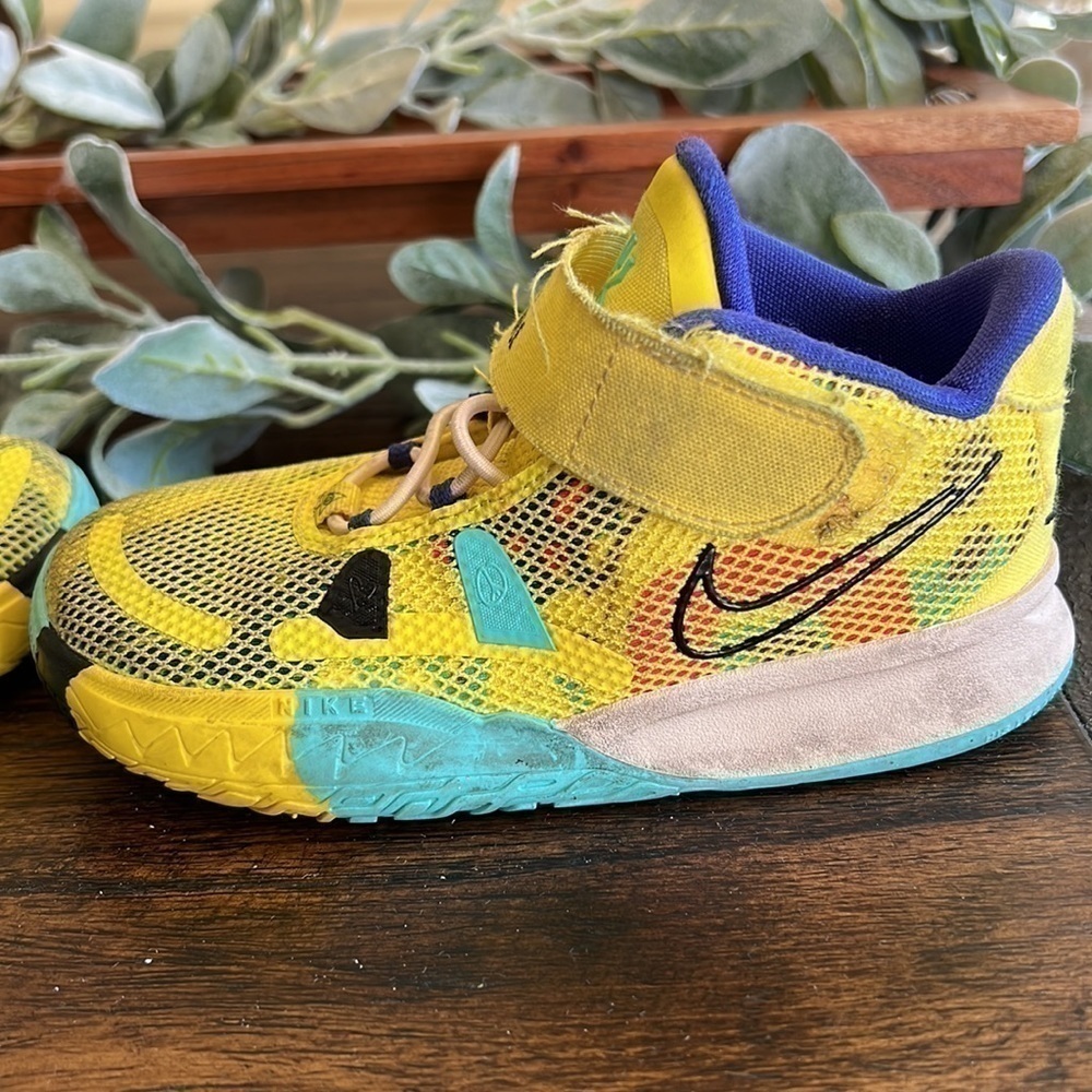 Nike Kyrie 7 "Yellow Strike/Green Abyss/Bright Crimson/Black" Toddler size 10 - Picture 10 of 12